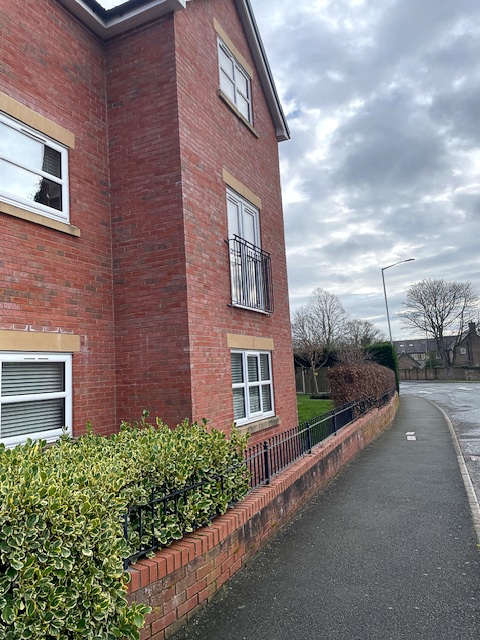 Flat in Northop to rent
